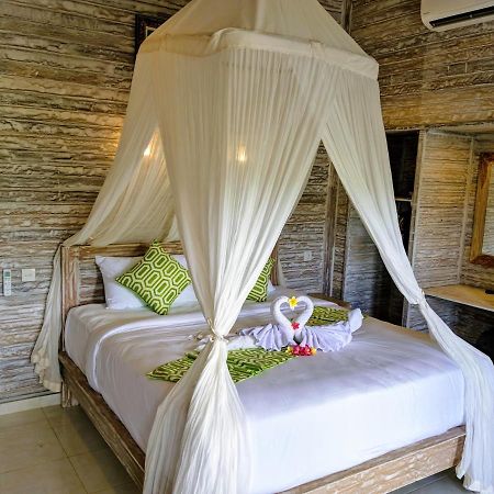 Mesari Hut Lembongan Hotel Екстериор снимка