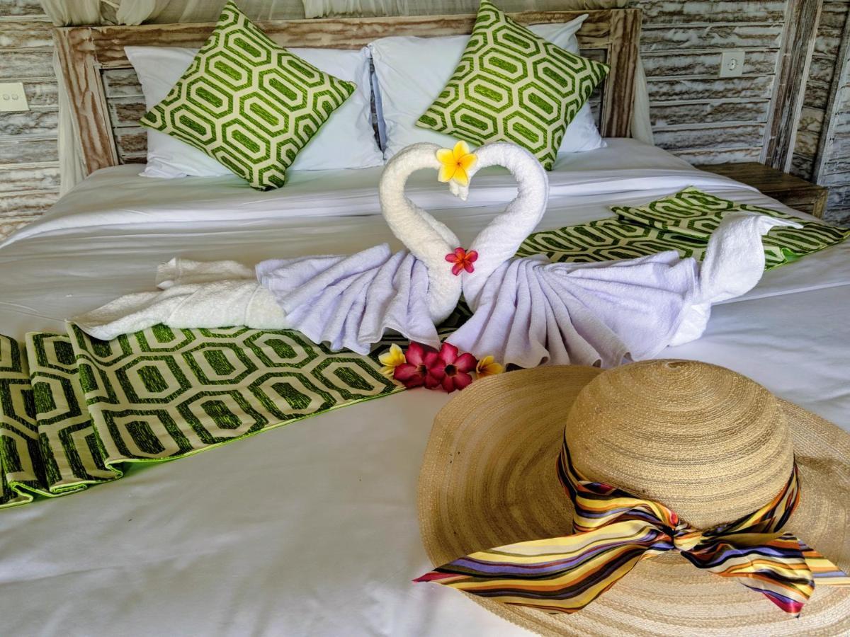 Mesari Hut Lembongan Hotel Екстериор снимка